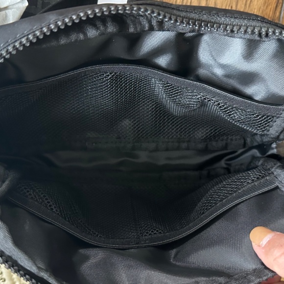 Effy Nylon Crossbody Sporty - Picture 6 of 6